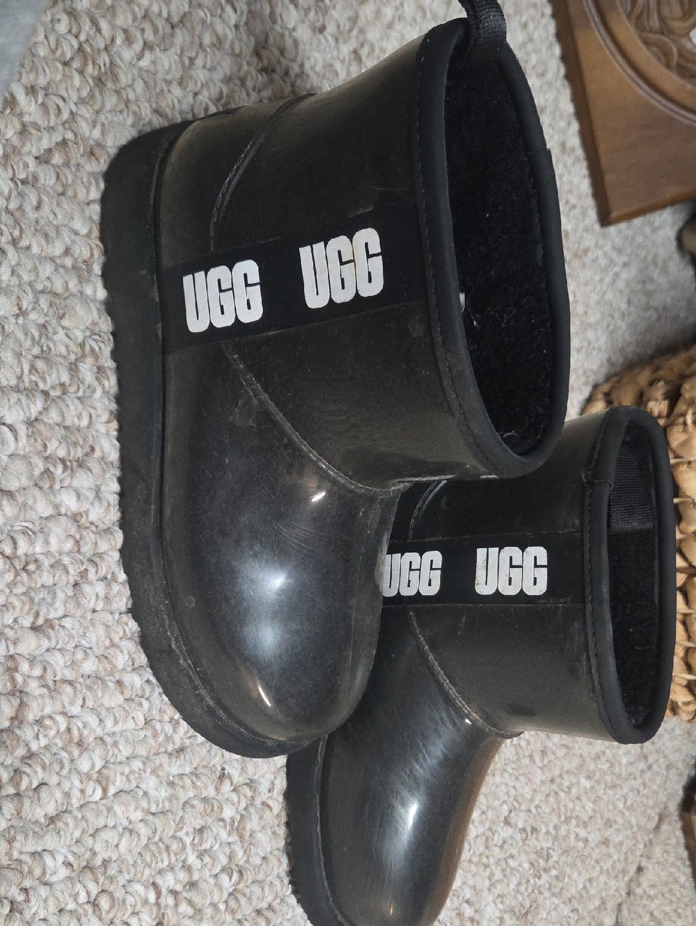 Girls Classic UGG Clear Mini II Rainboots Size 3